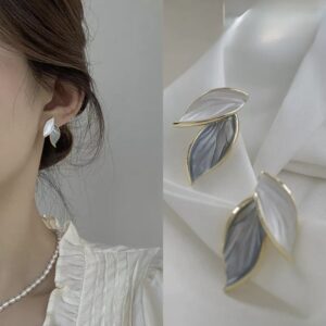 Adoara Leaf Earrings