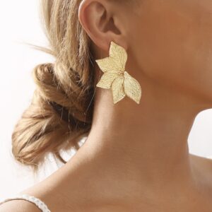 Adoara leafe earring (gold)