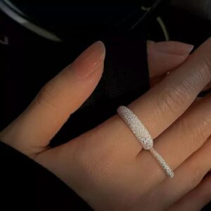 Shimmering Beauty – Sparkling Ring